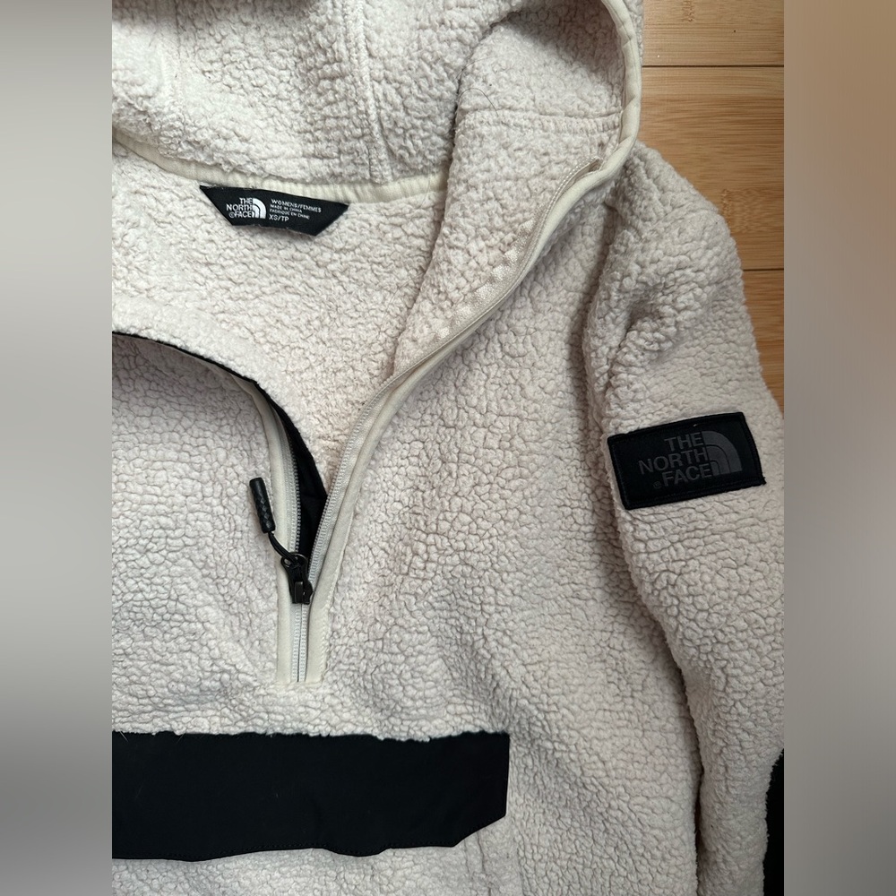 The North Face sweater size xs